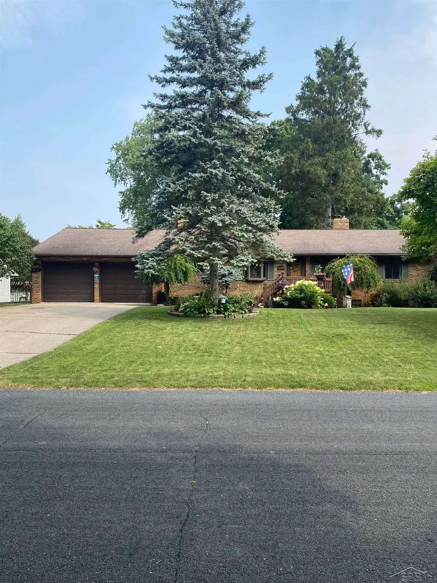 4860 Indian Trail RD, Saginaw, MI 48638 - #2