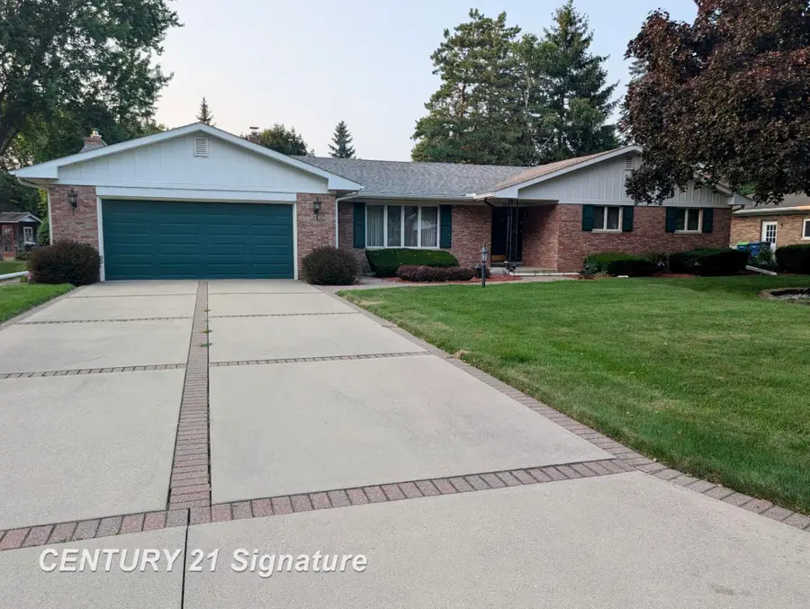 5164 Clydesdale LN, Saginaw, MI 48603 - #2