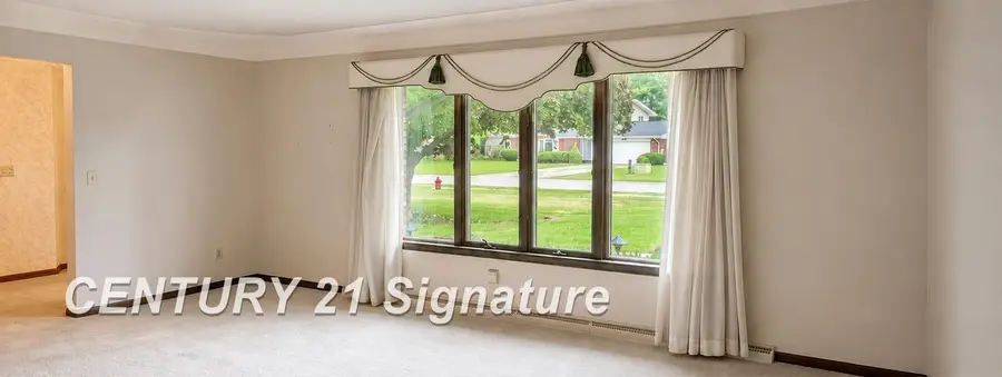 5164 Clydesdale LN, Saginaw, MI 48603 - #3