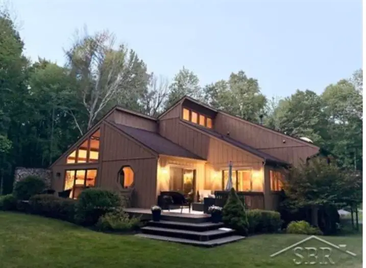 4372 E Monroe RD, Midland, MI 48642 - #1