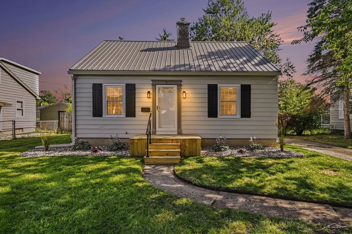 7 Southlawn, Saginaw, MI 48602 - #1