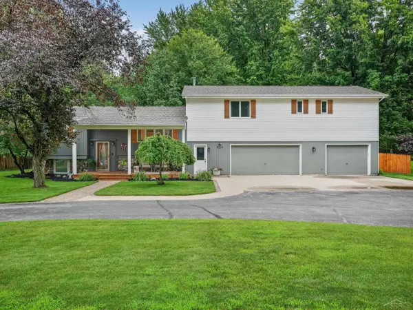 904 Vance Rd RD, Midland, MI 48640