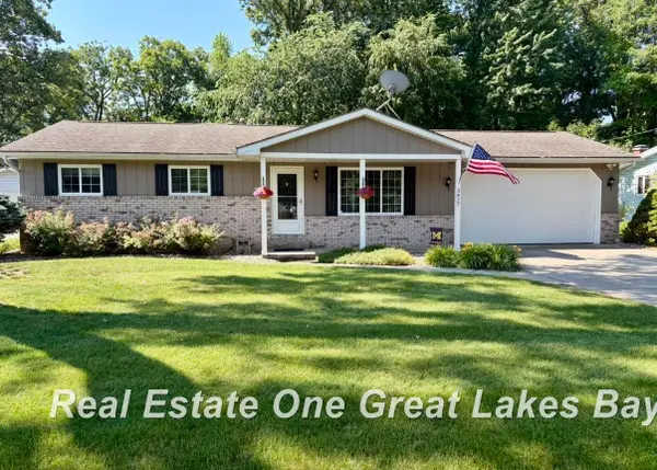 3827 S Hartford DR, Saginaw, MI 48603