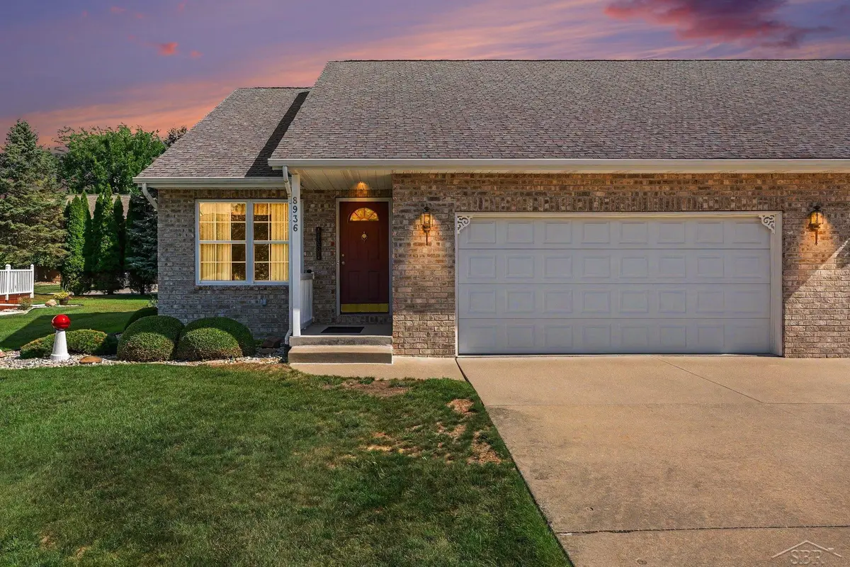 8936 N Brookshire DR, Saginaw, MI 48609 - #1