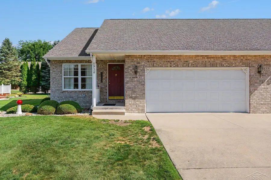8936 N Brookshire DR, Saginaw, MI 48609 - #2