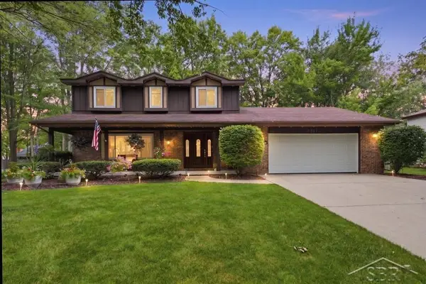 5801 Lamplighter LN, Midland, MI 48642