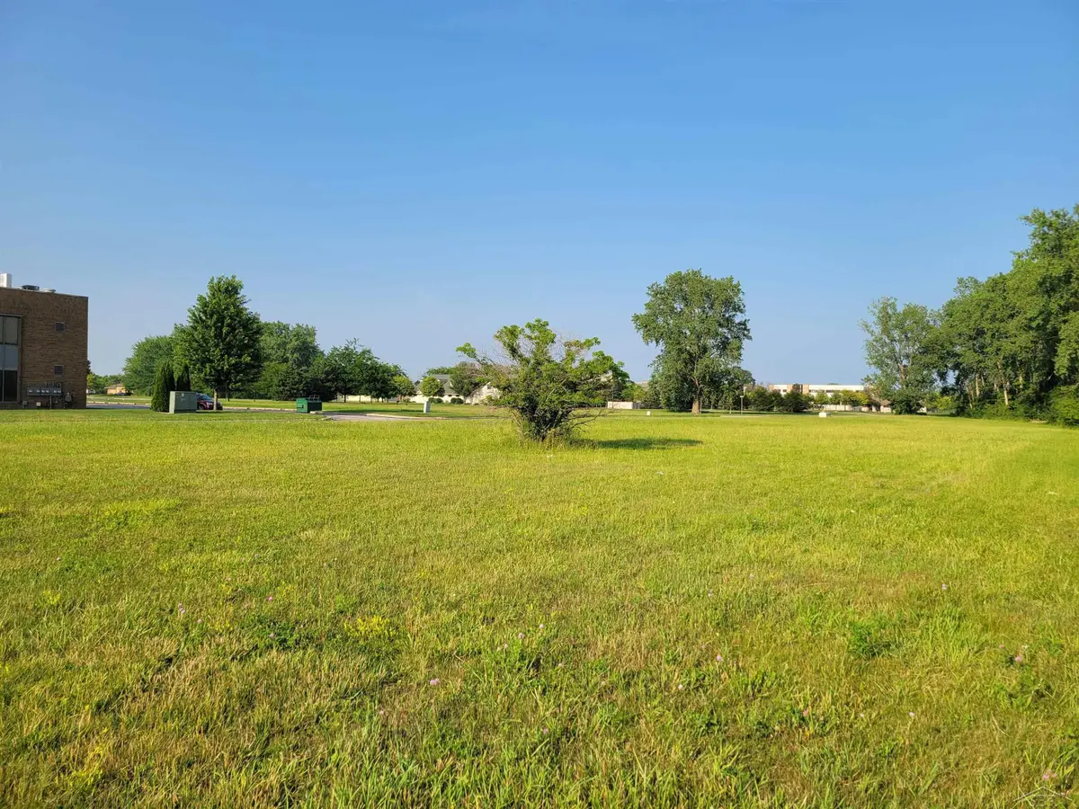 S McLeod DR, Saginaw, MI 48604 - #1