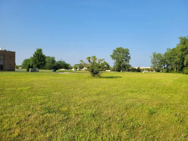 S McLeod DR, Saginaw, MI 48604