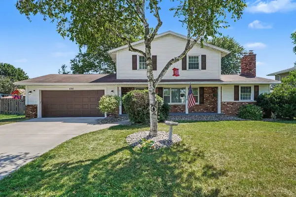 698 Plymouth DR, Saginaw, MI 48638