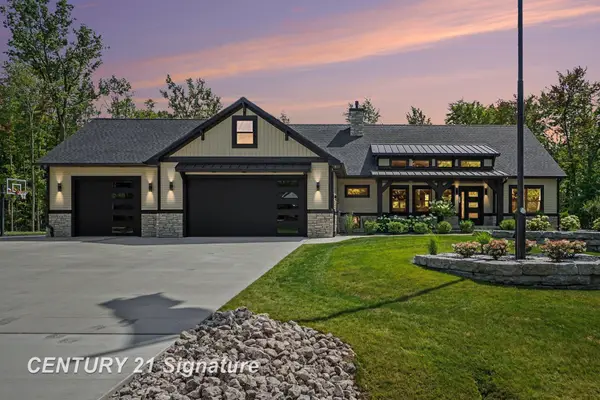 3568 E Douglas DR, Midland, MI 48642