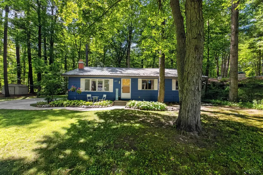 2671 N Peterson DR, Sanford, MI 48657 - #3