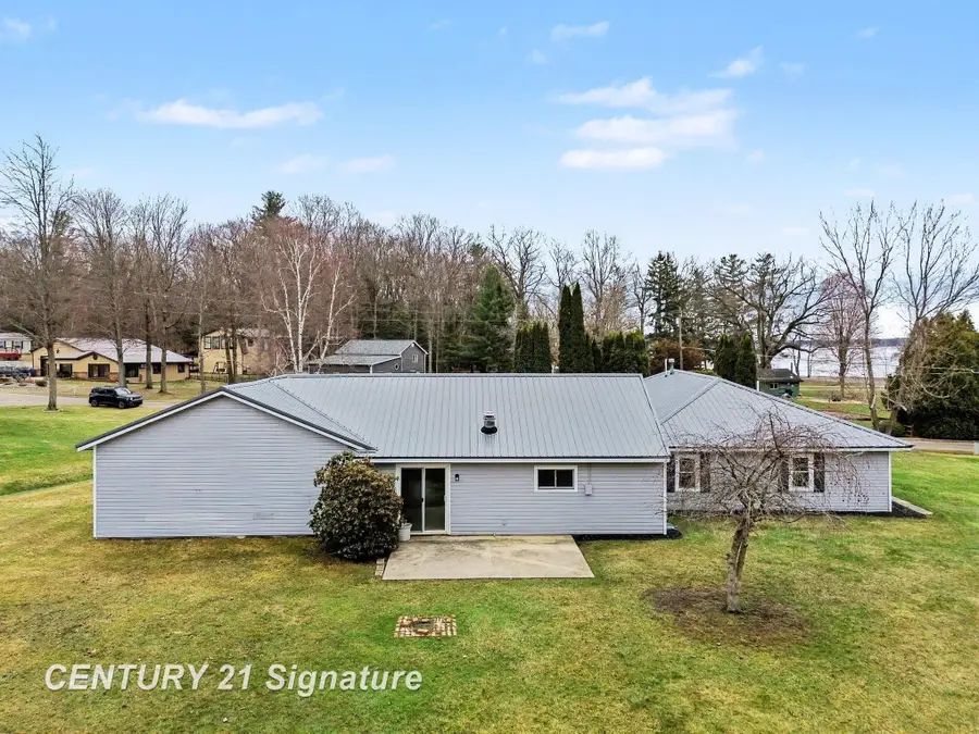 474 W Taylor, Sanford, MI 48657 - #3