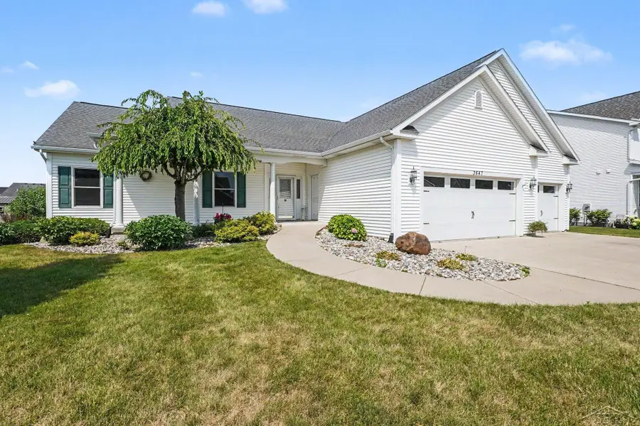 3647 Coachmans Ridge DR, Saginaw, MI 48603 - #3