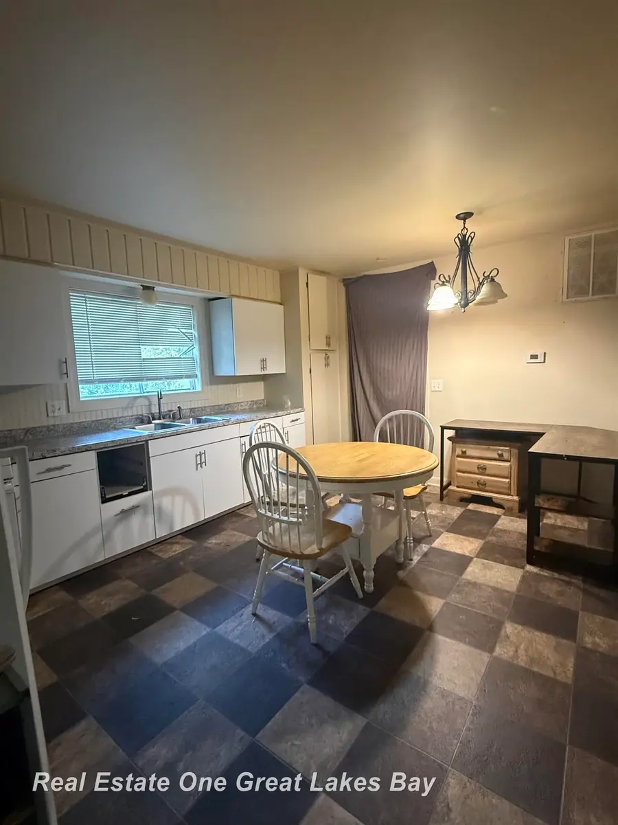 2675 Indiana AVE, Saginaw, MI 48601 - #3