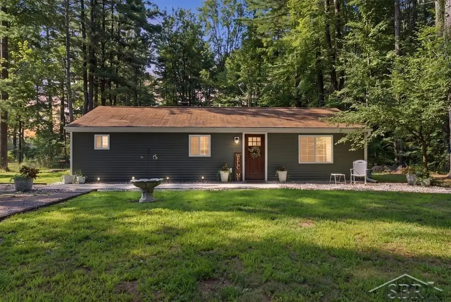 573 W Lemke LN, Sanford, MI 48657 - #2
