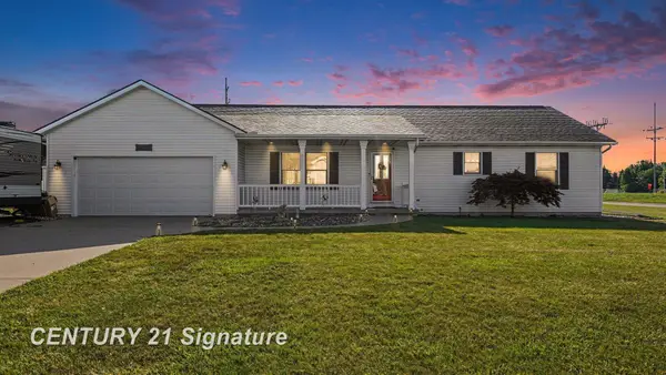 8202 Hawk DR, Freeland, MI 48623