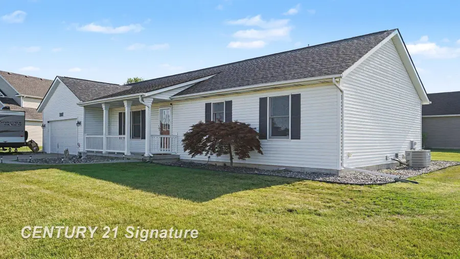 8202 Hawk DR, Freeland, MI 48623 - #3