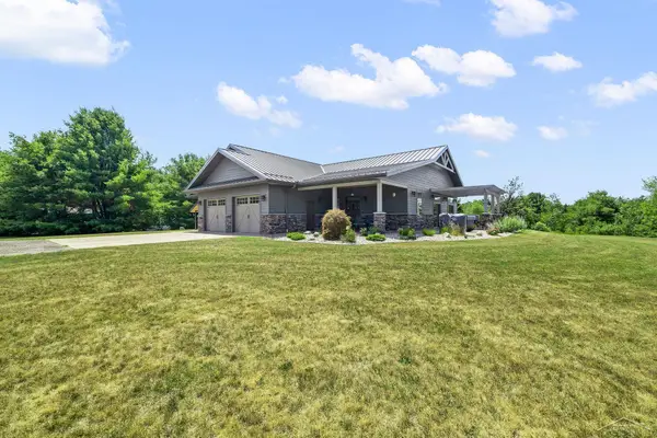 6323 Ward RD, Sterling, MI 48659