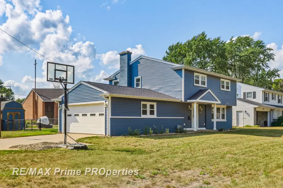 306 Sunburst DR, Frankenmuth, MI 49834 - #2