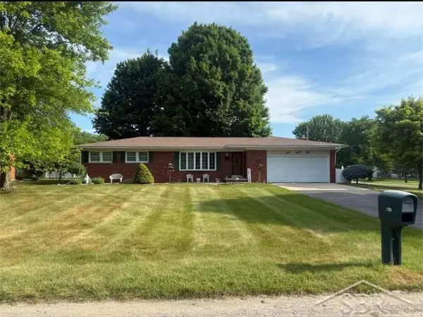 723 Sunflower DR, Chesaning, MI 48616
