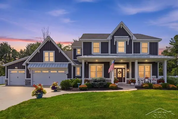 3058 Hidden Meadows DR, Midland, MI 48642