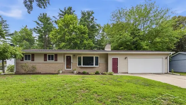 2313 Luhring ST, Midland, MI 48640