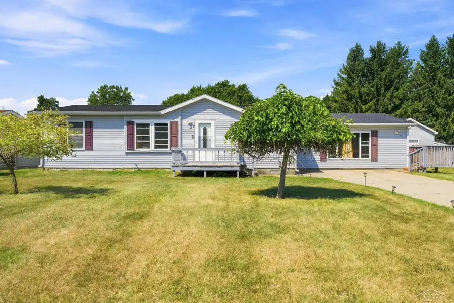 97 N Flower ST, Croswell, MI 48422 - #2