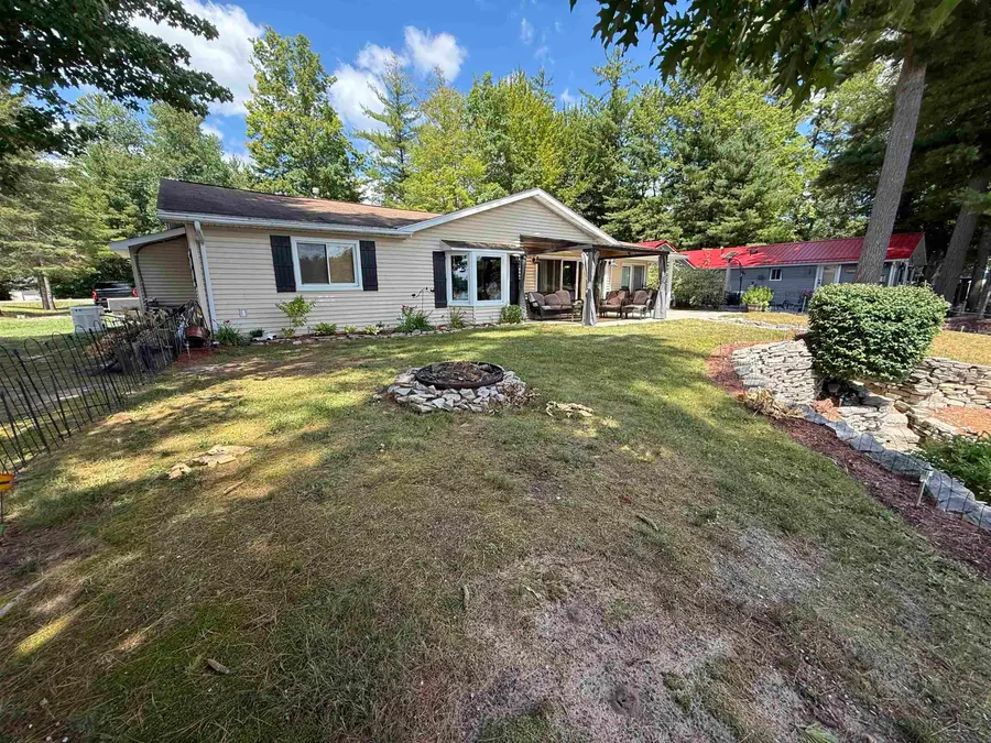 3422 E Pinecrest DR, Gladwin, MI 48624 - #2
