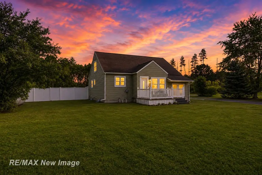 740 W Pine River RD, Midland, MI 48640 - #2
