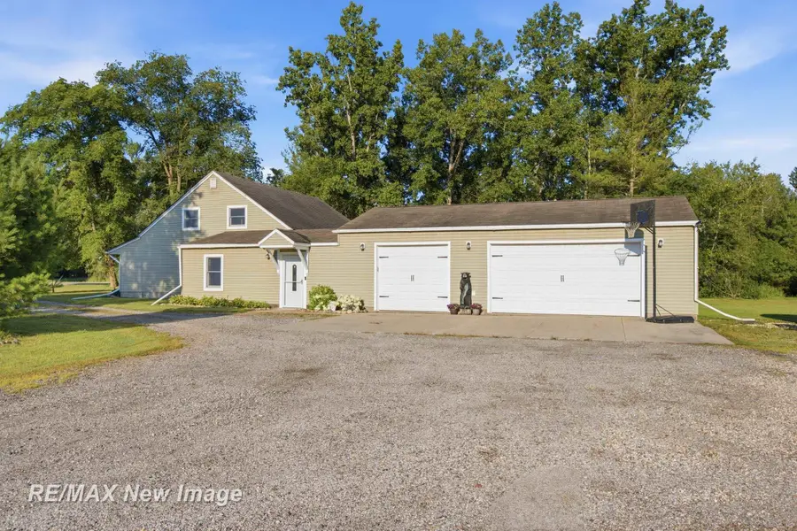 740 W Pine River RD, Midland, MI 48640 - #3