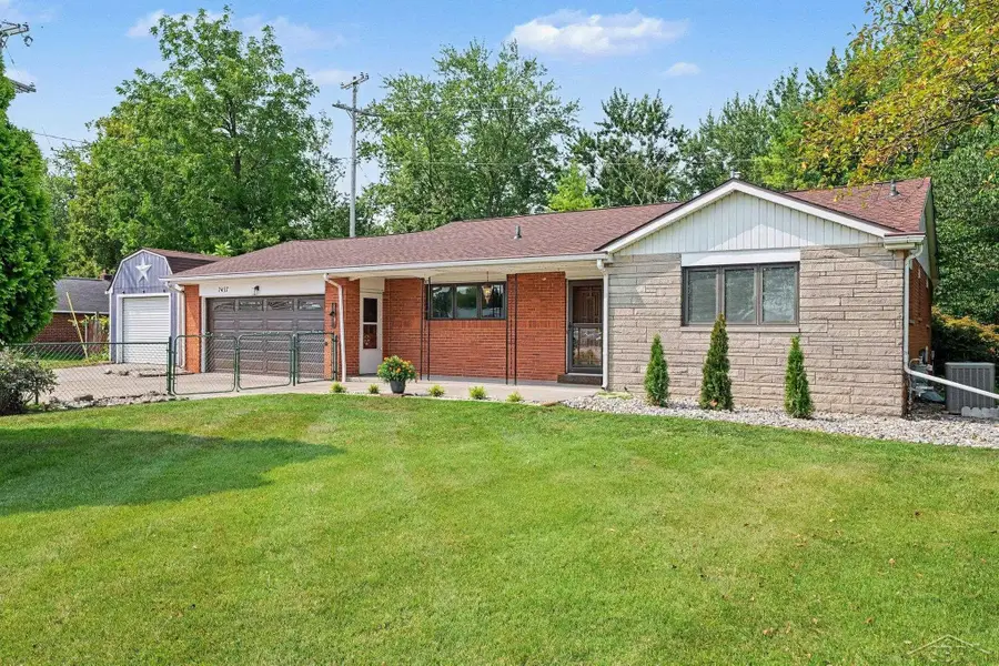 7437 Midland RD, Freeland, MI 48623 - #3