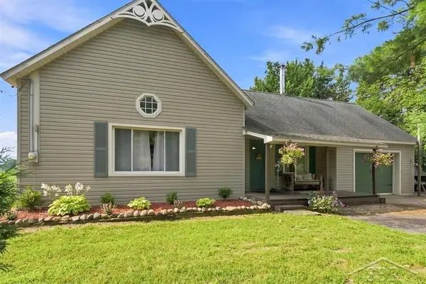 4646 E Hubbard RD, Midland, MI 48642