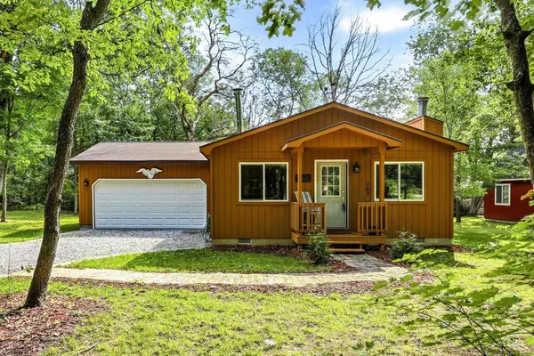 207 Butterfield LN, HoughtonLake, MI 48629