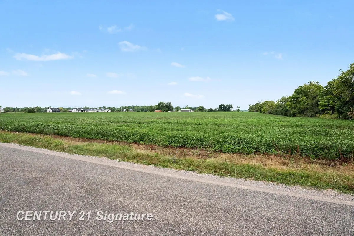 9000 Carter RD, Freeland, MI 48623 - #1