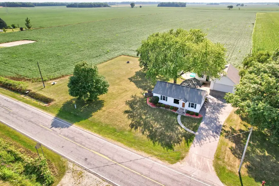 1670 S Portsmouth RD, Saginaw, MI 48601 - #2