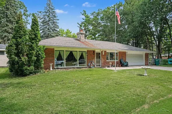 403 Apple Blossom AVE, Prudenville, MI 48651