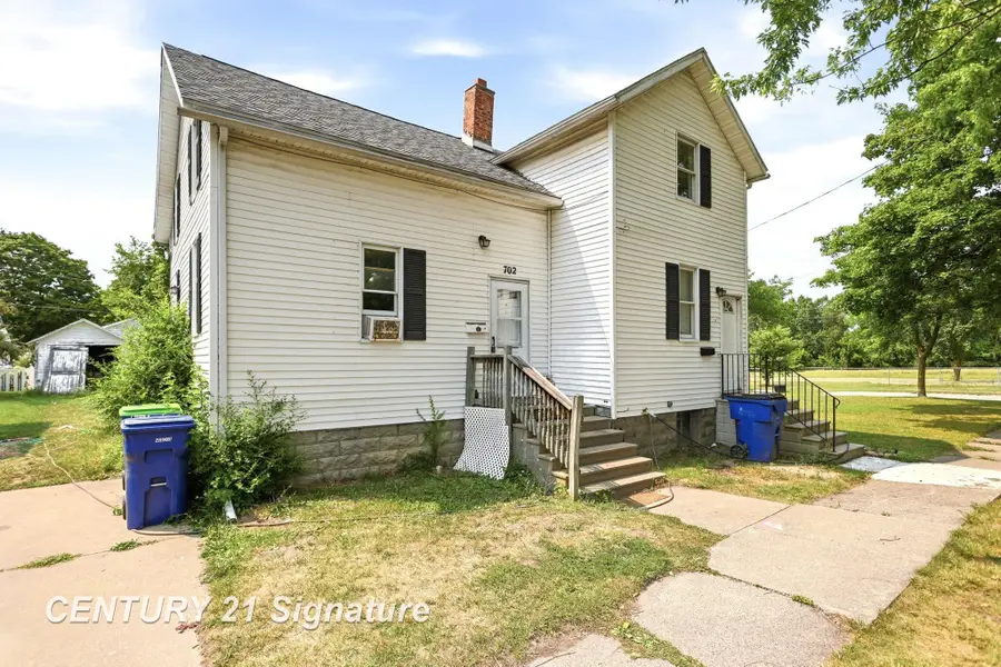 702 S Warner ST, Bay City, MI 48706 - #2