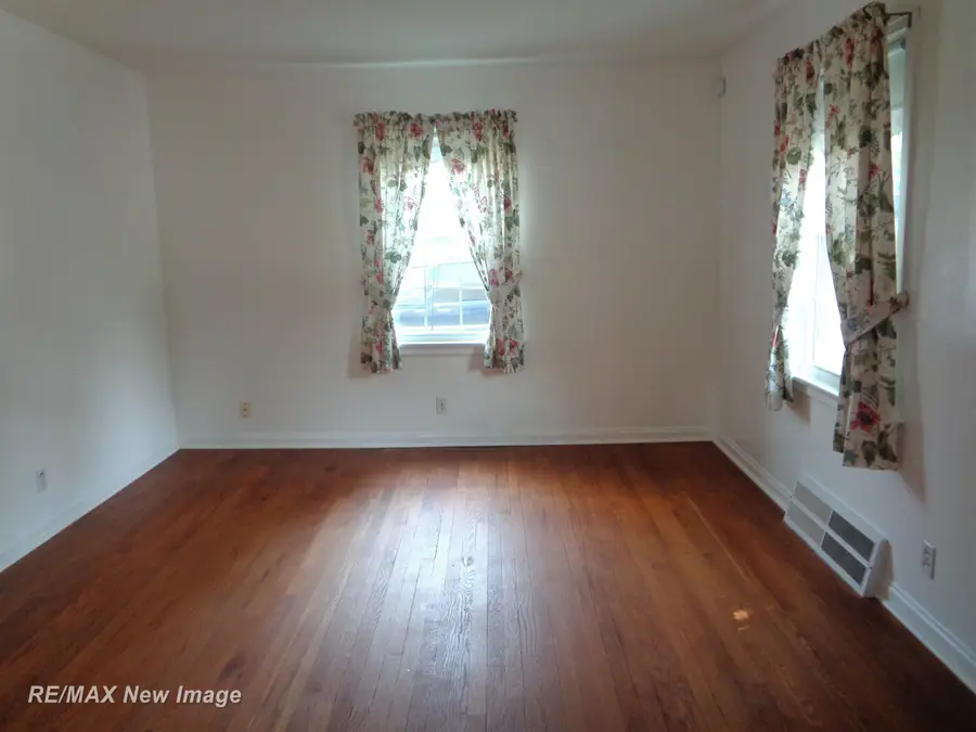 4 Southlawn CT, Saginaw, MI 48602 - #3