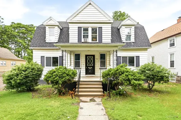 123 Woodside LN, BayCity, MI 48708