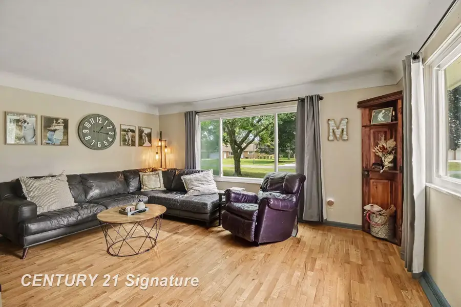 224 Barbara LN, Saginaw, MI 48601 - #3