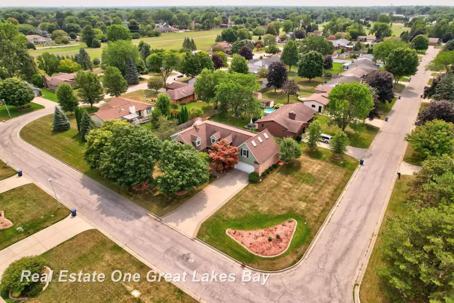 4905 Frontier LN, Saginaw, MI 48603 - #3