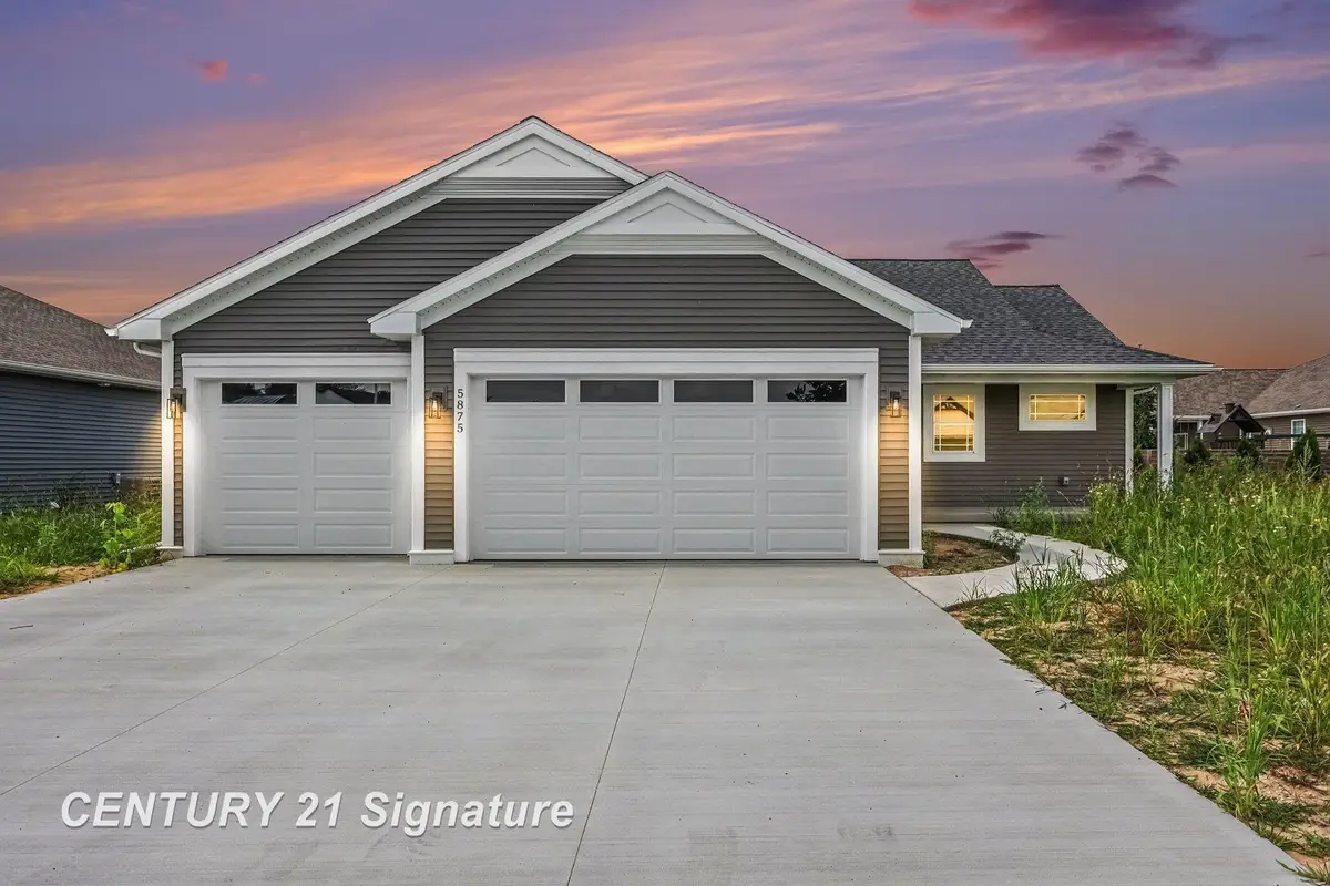 5875 Diamond Meadows LN, Freeland, MI 48623 - #1