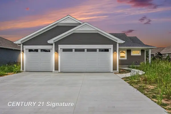 5875 Diamond Meadows LN, Freeland, MI 48623