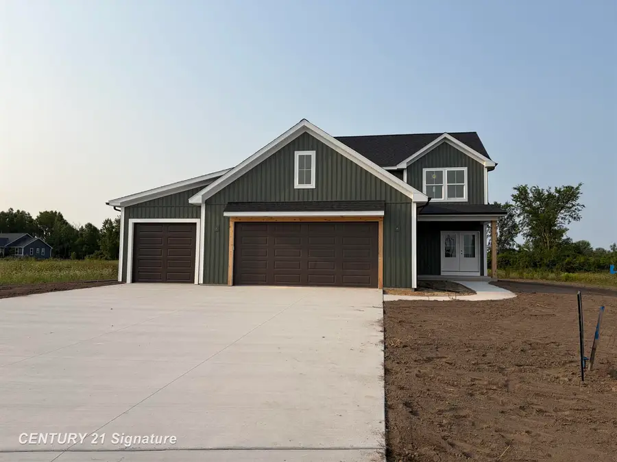 10589 Spring Meadow ST, Freeland, MI 48623 - #2