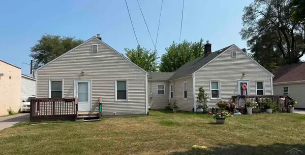 3432/3436 court ST, Saginaw, MI 48602