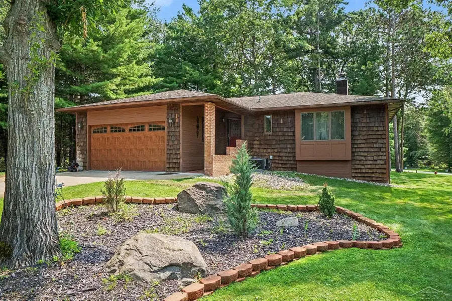 5089 Golfview DR, Sims, MI 48703 - #2