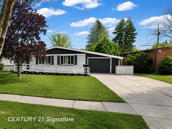 2003 Carman DR, Saginaw, MI 48602