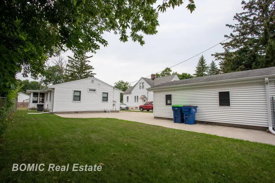1706 Helen ST, Bay City, MI 48708 - #3