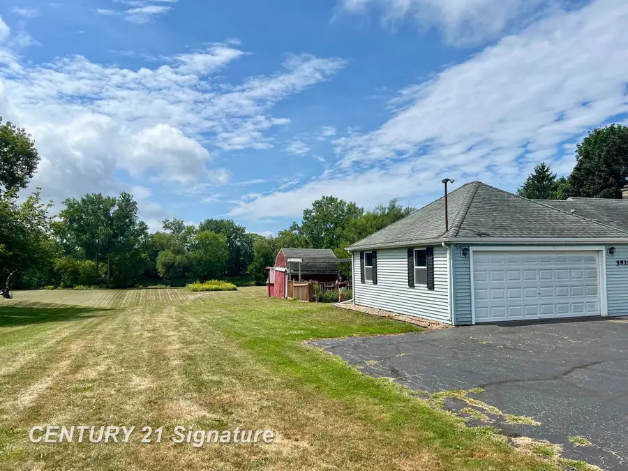5935 Midland RD, Freeland, MI 48623 - #3