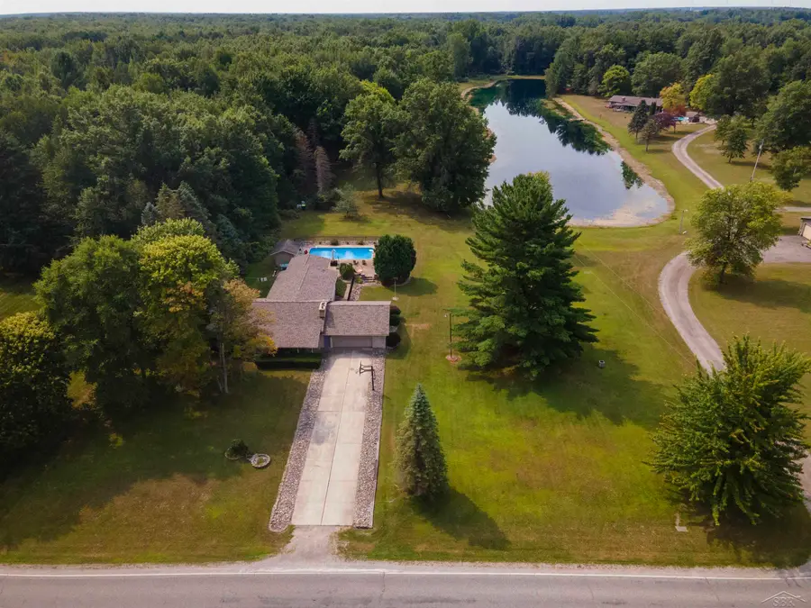 21645 Swan Creek RD, Merrill, MI 48637 - #2